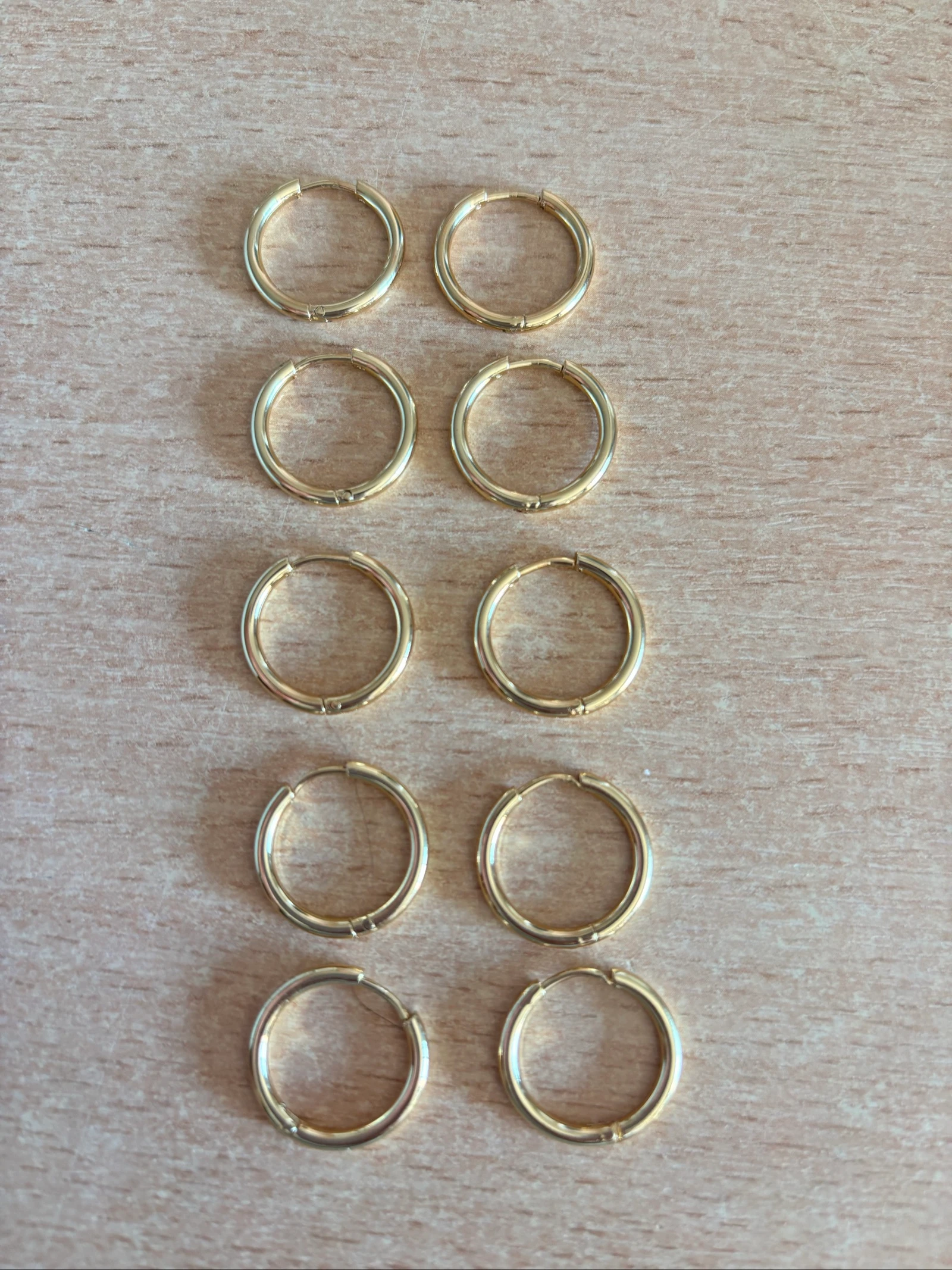 Lot de 5 créoles en acier inoxydable doré 